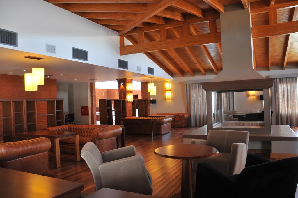 Antu Malal Hotel Plaza Huincul Zewnętrze zdjęcie