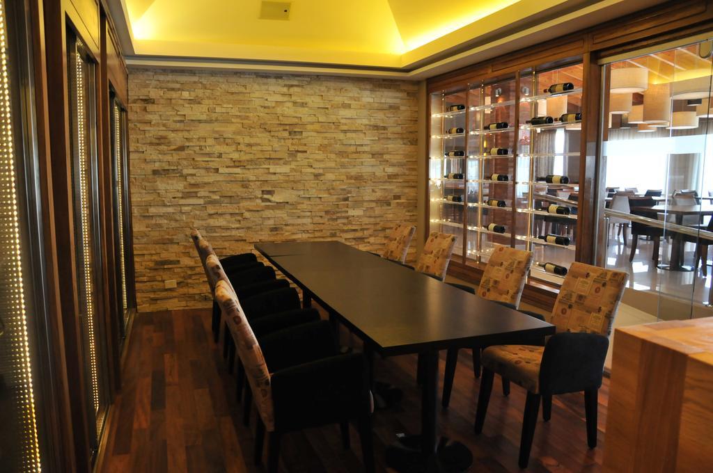 Antu Malal Hotel Plaza Huincul Zewnętrze zdjęcie
