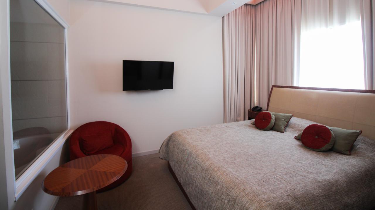 Antu Malal Hotel Plaza Huincul Zewnętrze zdjęcie